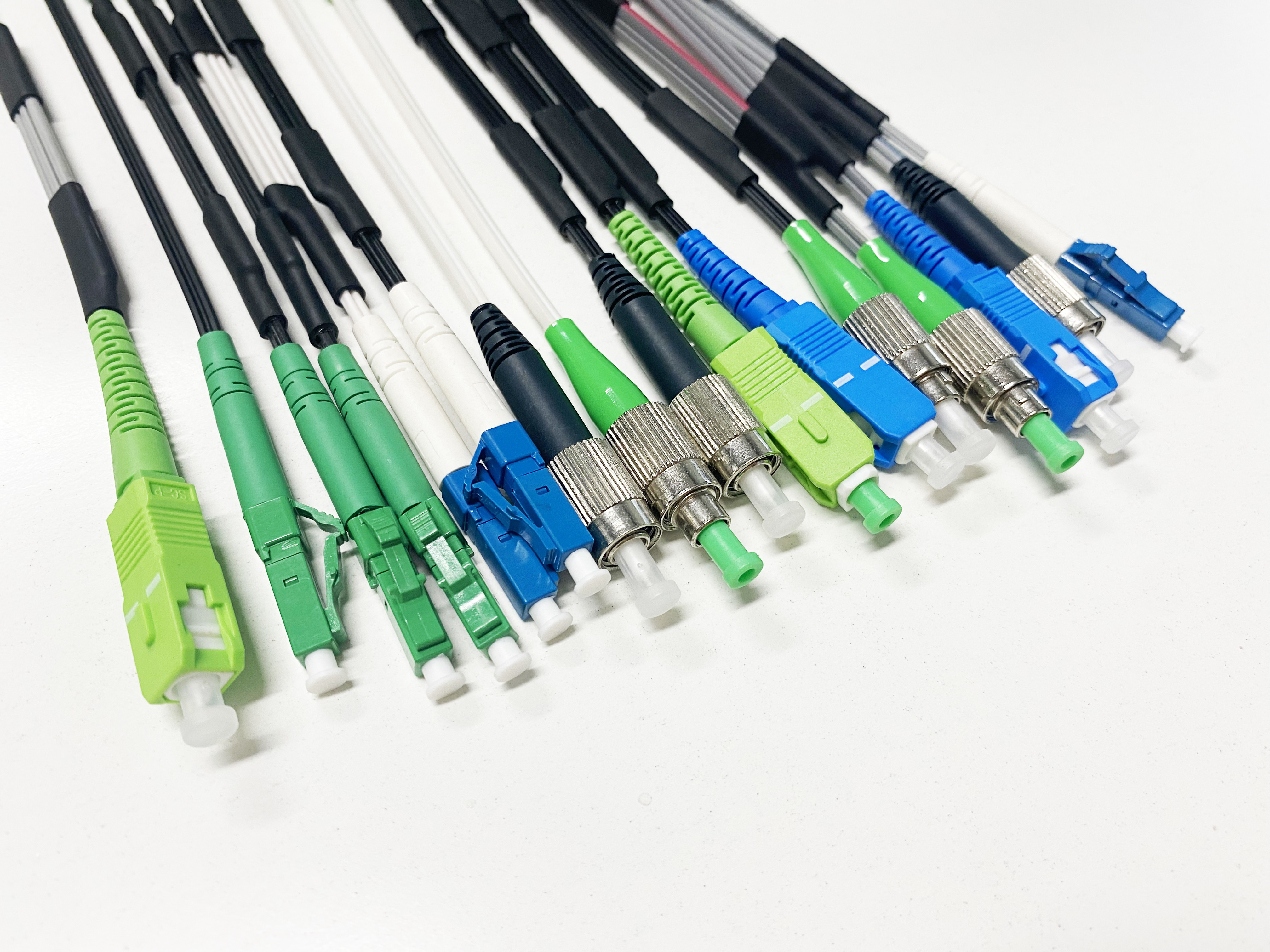 Últimos blogs de la empresa sobre ¿Cuántos tipos de conectores de fibra?