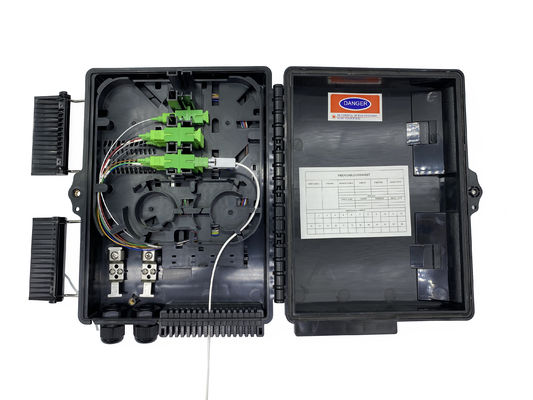 comprar Caja de distribución de splitters de fibra óptica IP65 instalada en poste FTTH en exteriores Puertos de caída plana Fabricación en línea